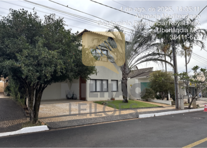 Imagem do imóvel Casa em Uberlândia no Condomínio Royal Park Leilão Extrajudicial - Casa em Uberlândia