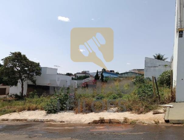 Lote de 360m² em Patos de Minas